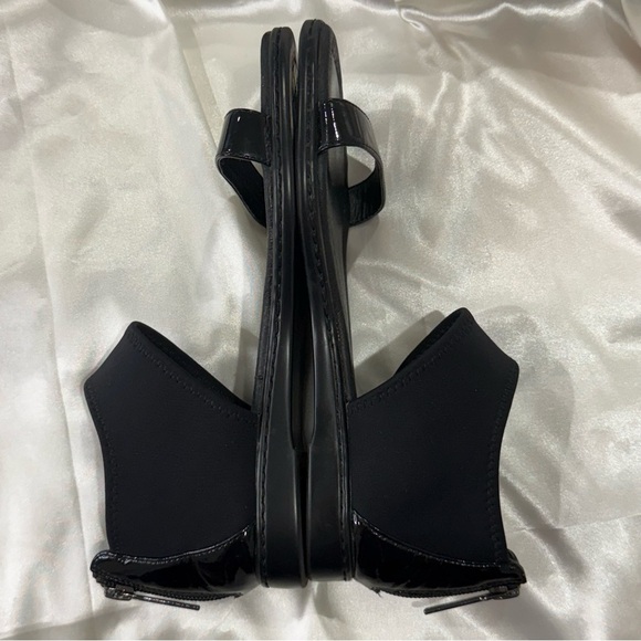 Donald J Pliner Gelda Sandals Neoprene Ankle Patent Leather Black Size 6 Chic - Picture 9 of 12